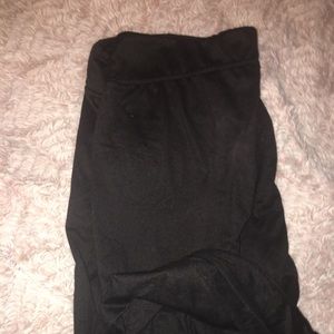 Low rise black leggings